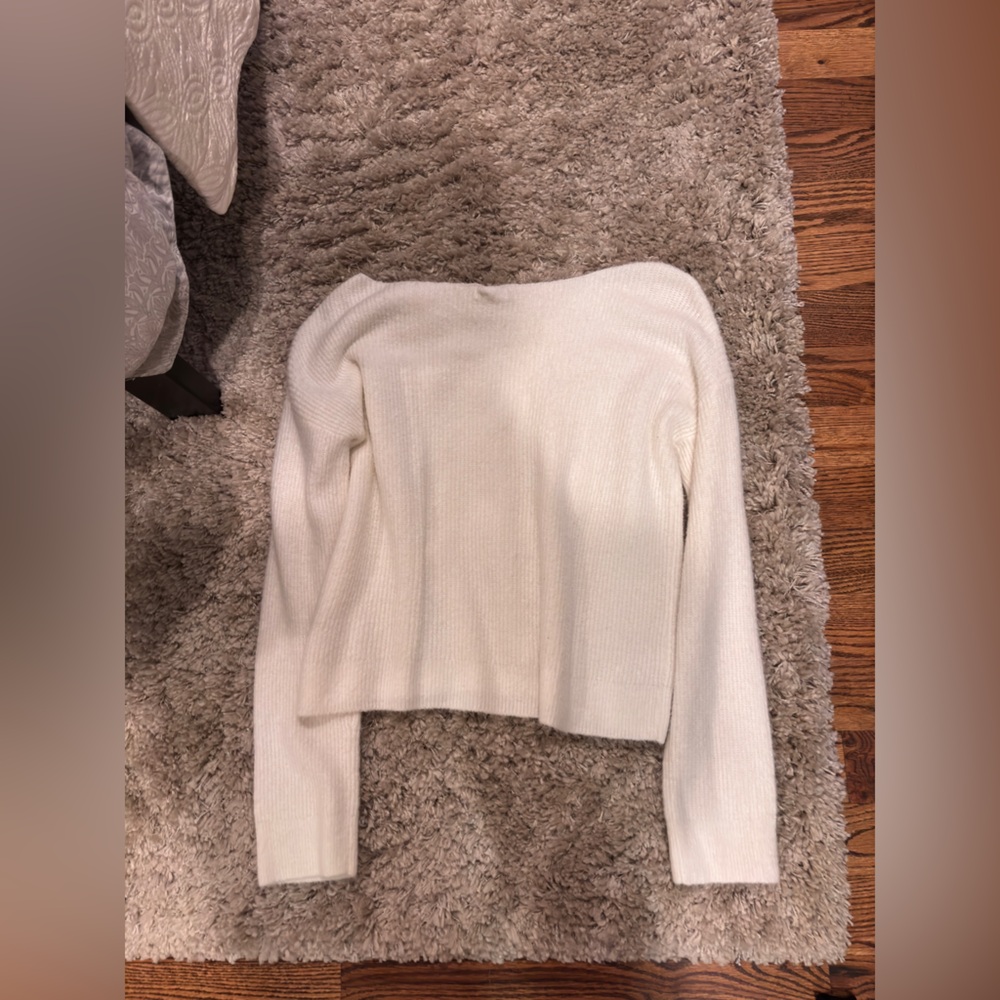 LOVERS + FRIENDS: OFF SHOULDER SWEATER TOP - Picture 7 of 7
